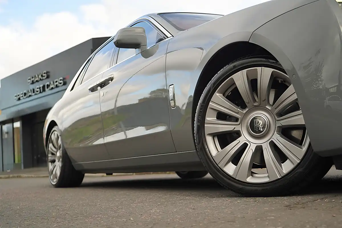Used 2022 Rolls-Royce Ghost Ewb Burnout Grey - Interior and Exterior details 20
