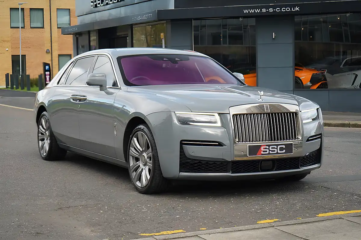 Used 2022 Rolls-Royce Ghost Ewb Burnout Grey - Interior and Exterior details 4