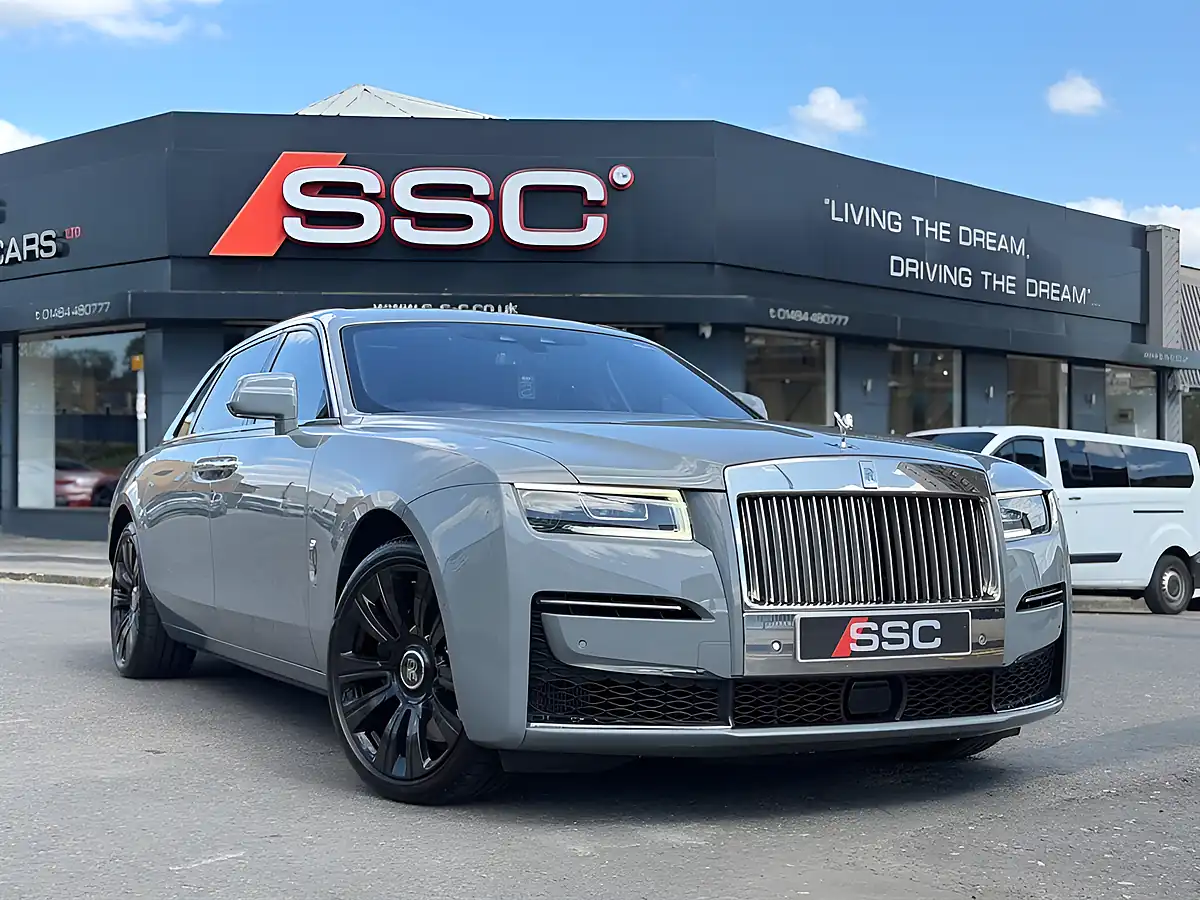 Used 2022 Rolls-Royce Ghost Ewb Saloon Grey - Front View