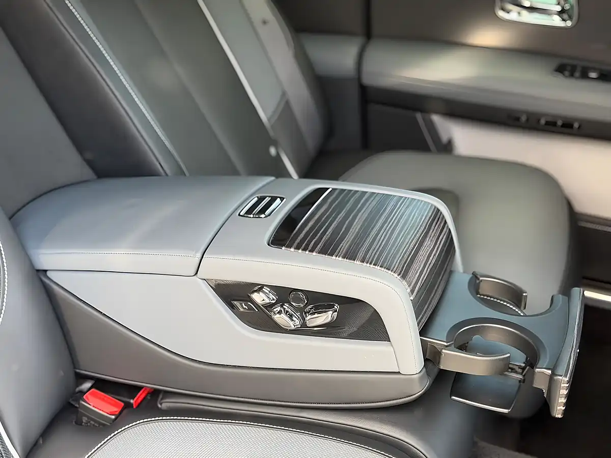 Used 2022 Rolls-Royce Ghost Ewb Saloon Grey - Interior and Exterior details 13