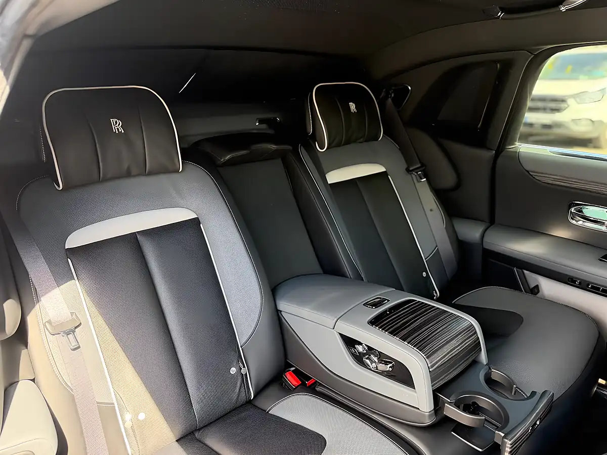 Used 2022 Rolls-Royce Ghost Ewb Saloon Grey - Interior and Exterior details 15
