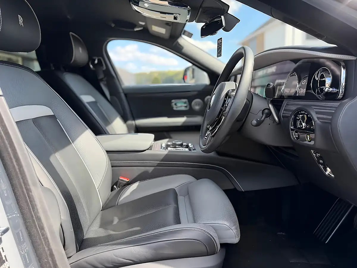Used 2022 Rolls-Royce Ghost Ewb Saloon Grey - Interior and Exterior details 16
