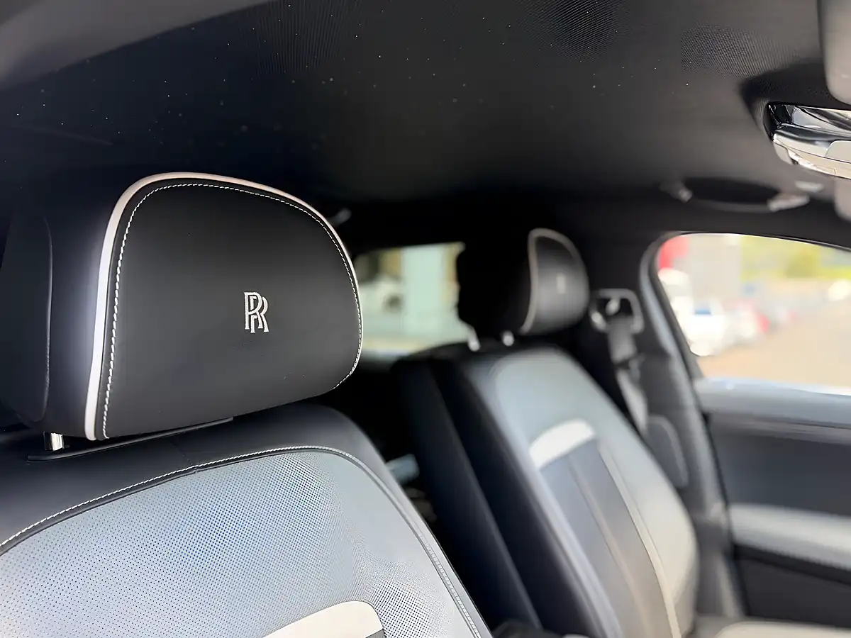 Used 2022 Rolls-Royce Ghost Ewb Saloon Grey - Interior and Exterior details 17