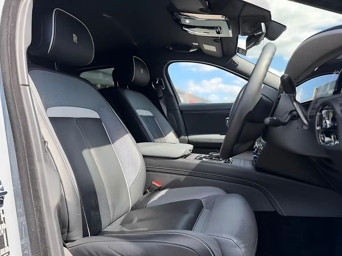 Used 2022 Rolls-Royce Ghost Ewb Saloon Grey - Interior and Exterior details 3