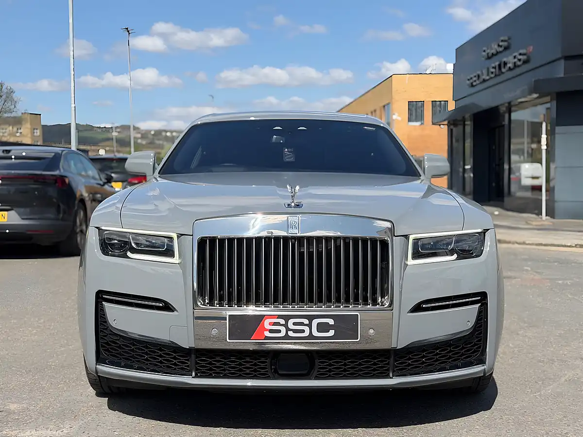 Used 2022 Rolls-Royce Ghost Ewb Saloon Grey - Interior and Exterior details 5