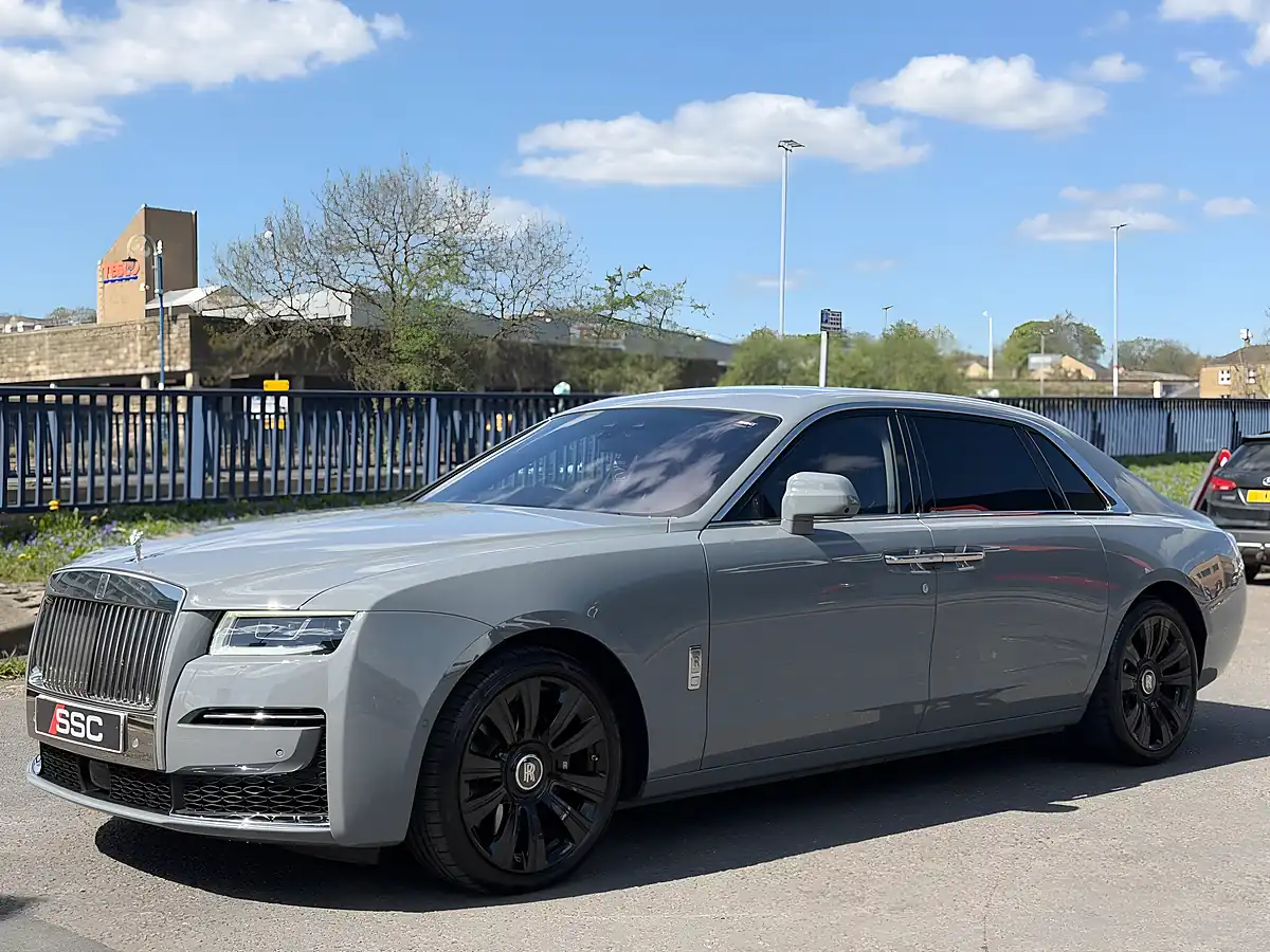 Used 2022 Rolls-Royce Ghost Ewb Saloon Grey - Interior and Exterior details 6