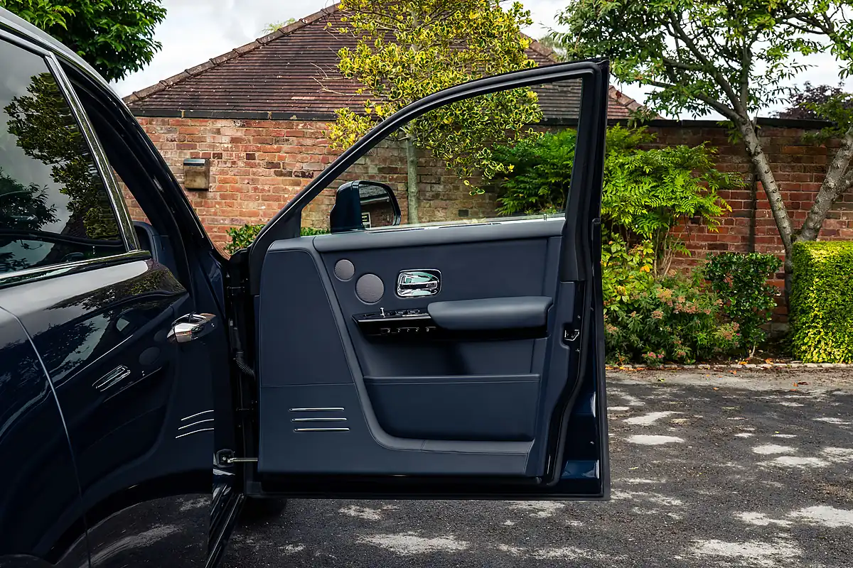 Used 2022 Rolls-Royce Phantom Viii Midnight Sapphire - Interior and Exterior details 10