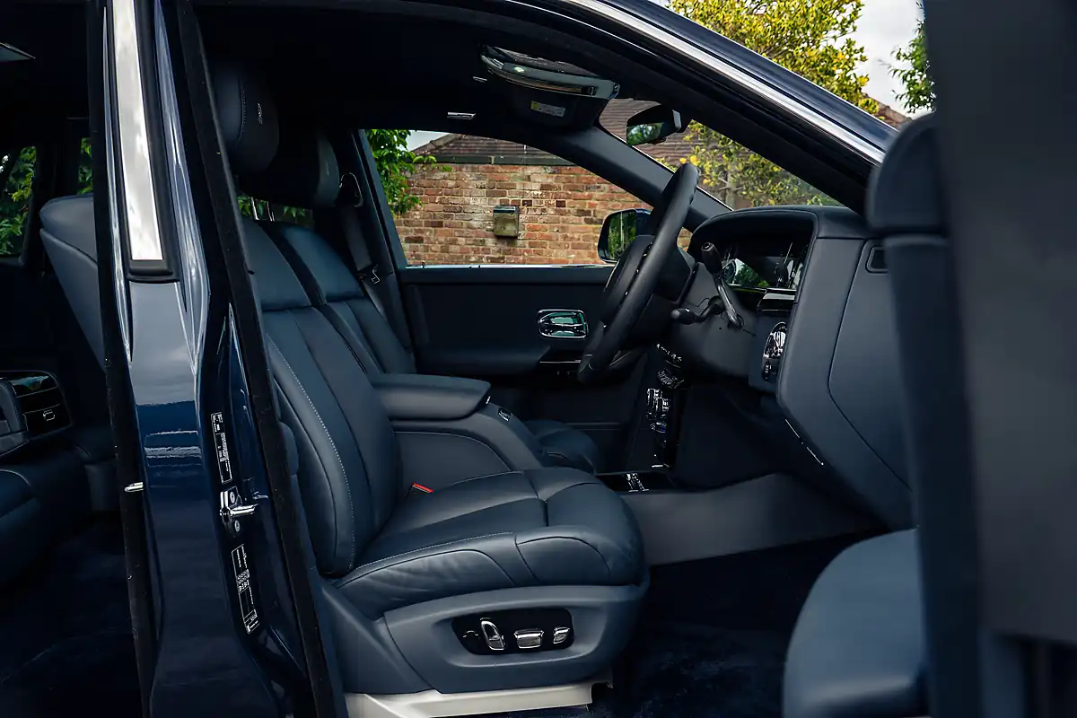 Used 2022 Rolls-Royce Phantom Viii Midnight Sapphire - Interior and Exterior details 11