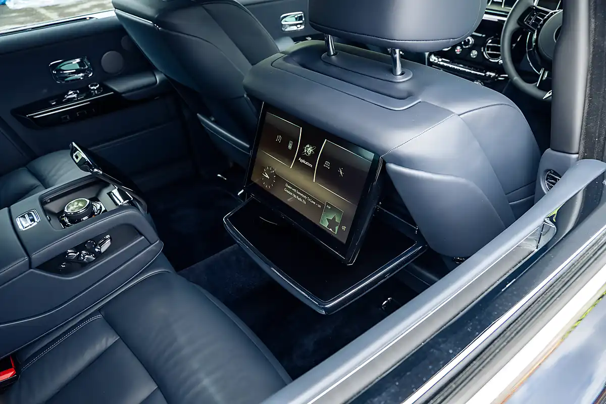Used 2022 Rolls-Royce Phantom Viii Midnight Sapphire - Interior and Exterior details 17