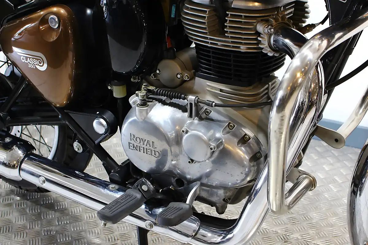 Used 2022 Royal Enfield Classic 350 Bronze - Interior and Exterior details 6