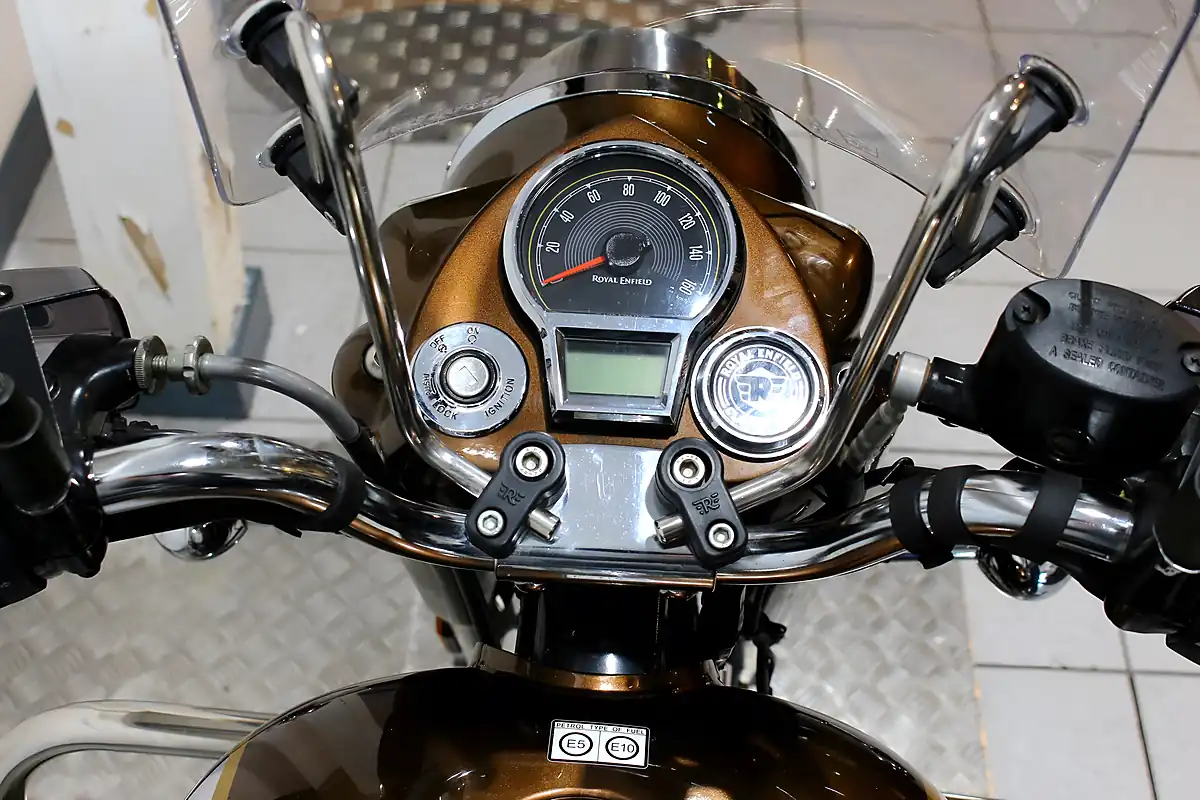 Used 2022 Royal Enfield Classic 350 Bronze - Interior and Exterior details 8
