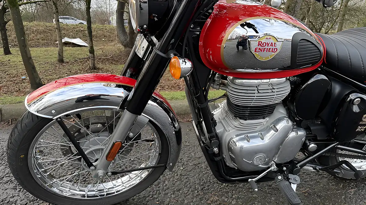 Used 2022 Royal Enfield Classic 350 Red/Chrome - Interior and Exterior details 10
