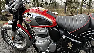Used 2022 Royal Enfield Classic 350 Red/Chrome - Interior and Exterior details 12