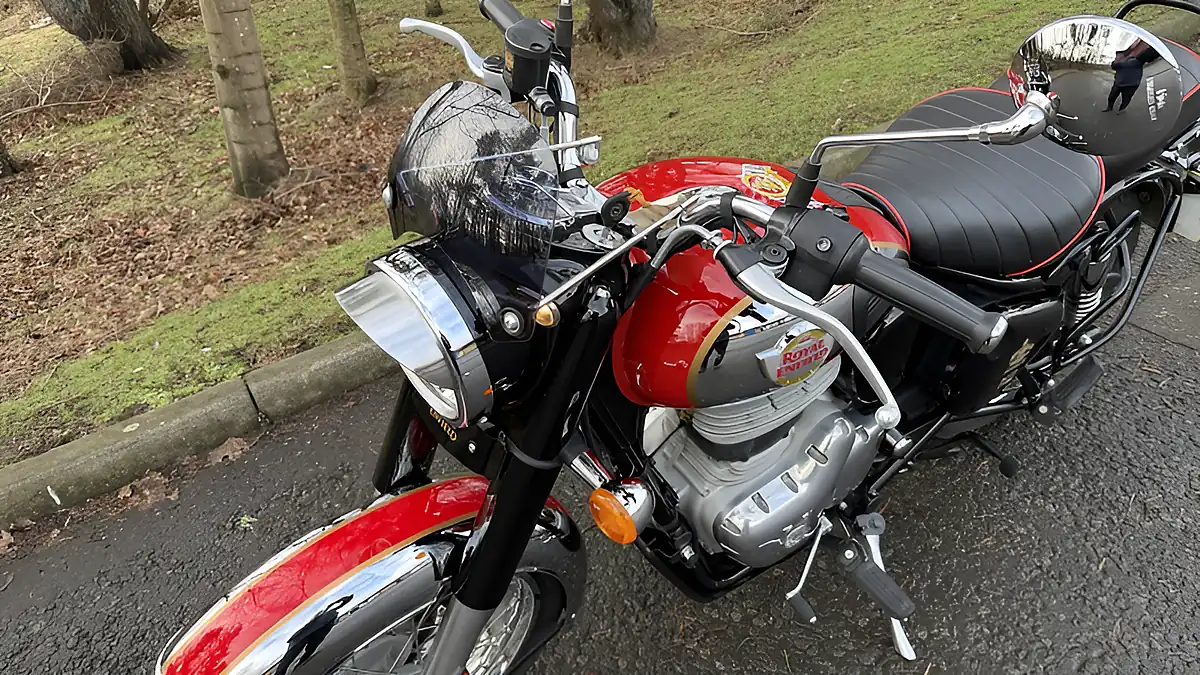 Used 2022 Royal Enfield Classic 350 Red/Chrome - Interior and Exterior details 13