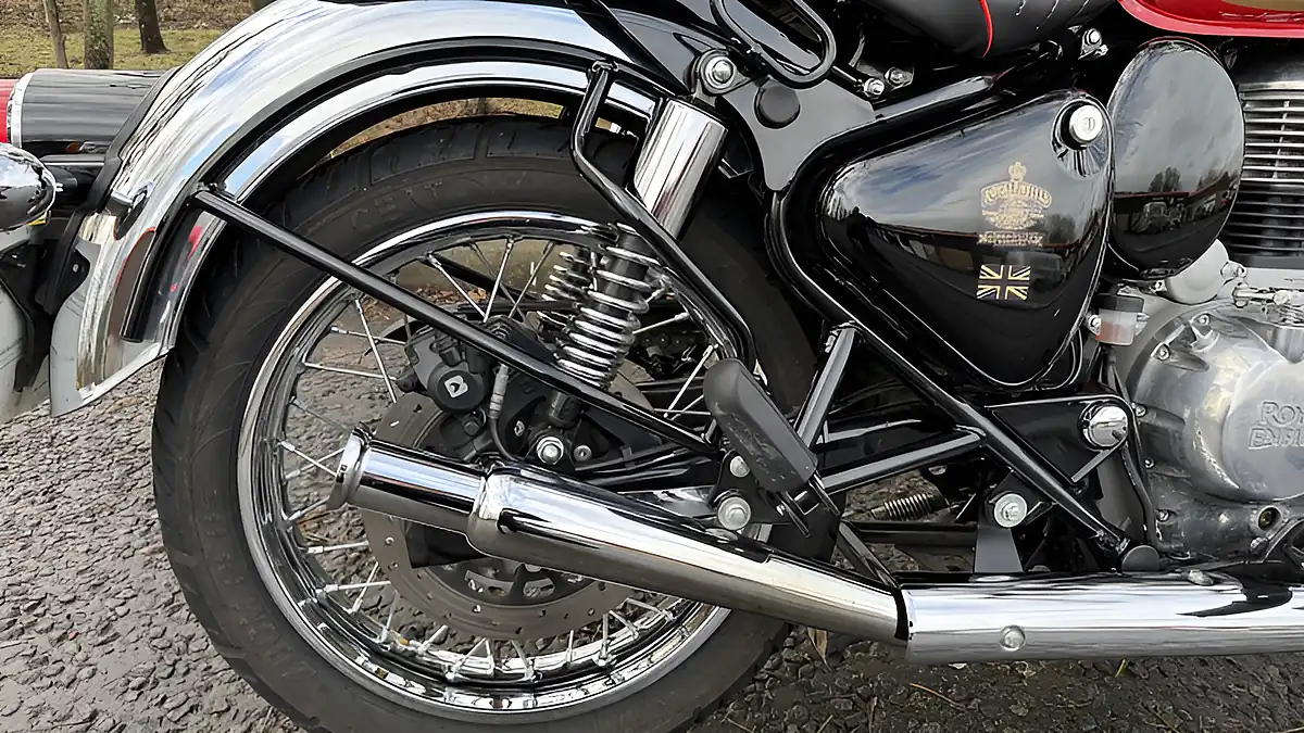 Used 2022 Royal Enfield Classic 350 Red/Chrome - Interior and Exterior details 7