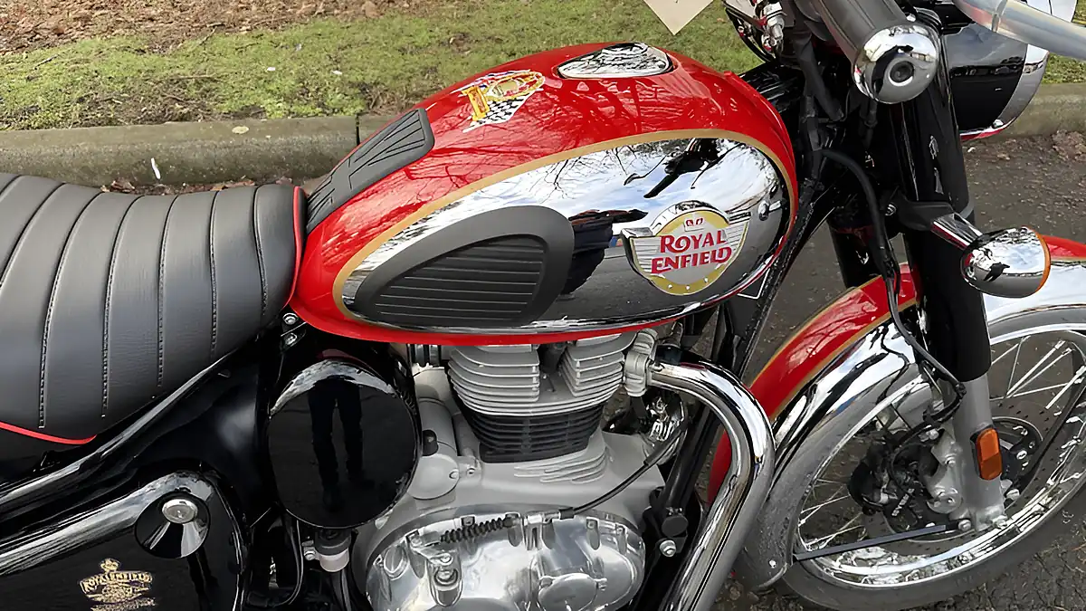 Used 2022 Royal Enfield Classic 350 Red/Chrome - Interior and Exterior details 9