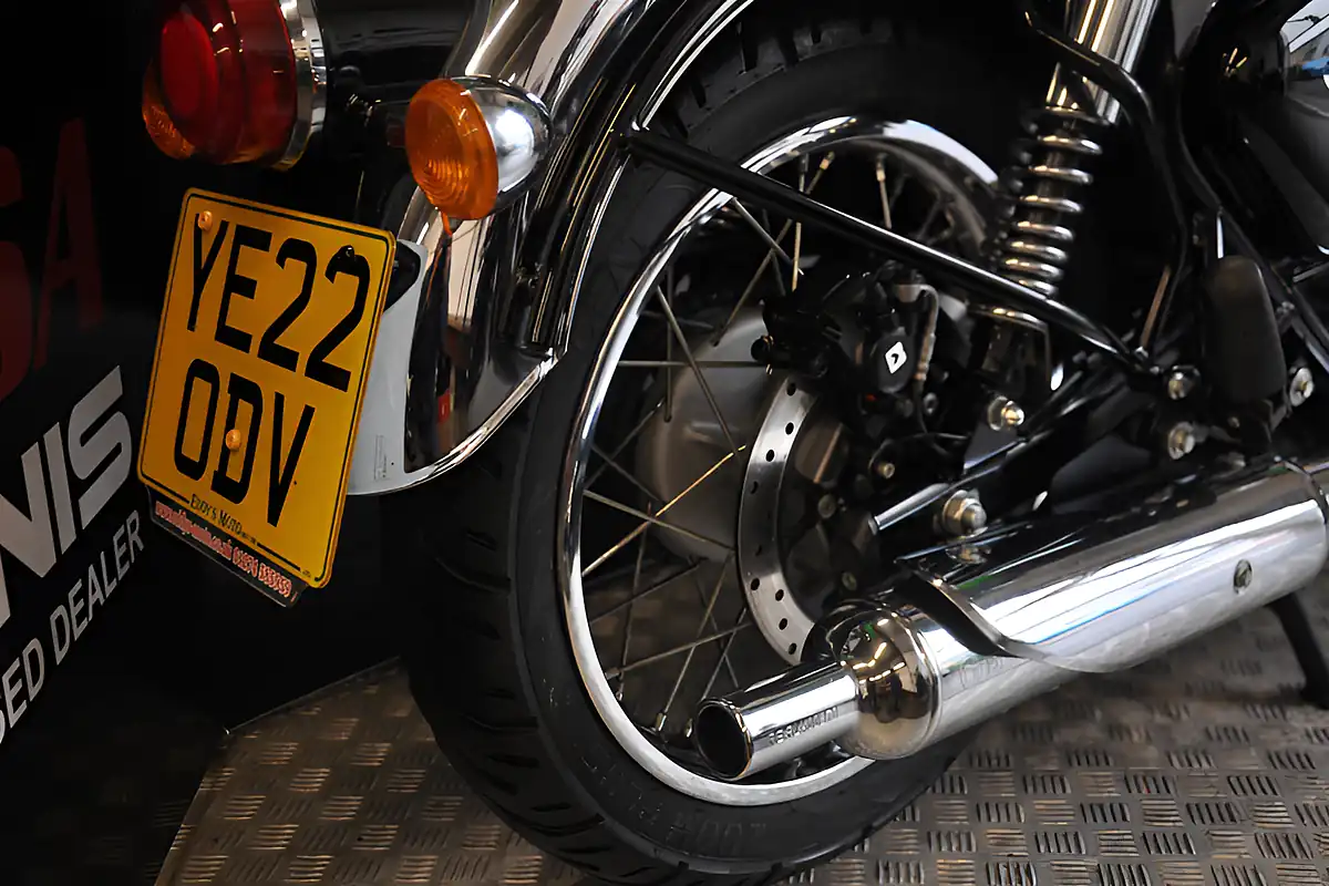 Used 2022 Royal Enfield Classic 350 Red - Interior and Exterior details 19