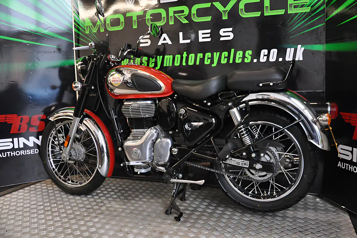 Used 2022 Royal Enfield Classic 350 Red - Interior and Exterior details 4
