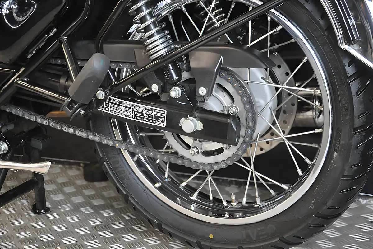 Used 2022 Royal Enfield Classic 350 Red - Interior and Exterior details 8