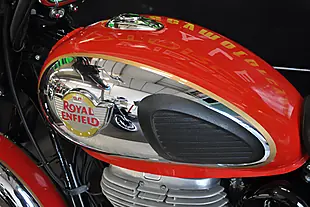 Used 2022 Royal Enfield Classic 350 Red - Interior and Exterior details 9