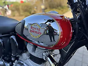 Used 2022 Royal Enfield Classic 350 Silver/Red - Interior and Exterior details 12