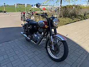 Used 2022 Royal Enfield Classic 350 Silver/Red - Interior and Exterior details 3