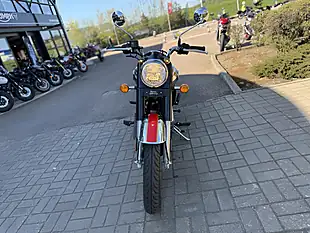 Used 2022 Royal Enfield Classic 350 Silver/Red - Interior and Exterior details 4