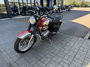 Used 2022 Royal Enfield Classic 350 Silver/Red - Interior and Exterior details 5