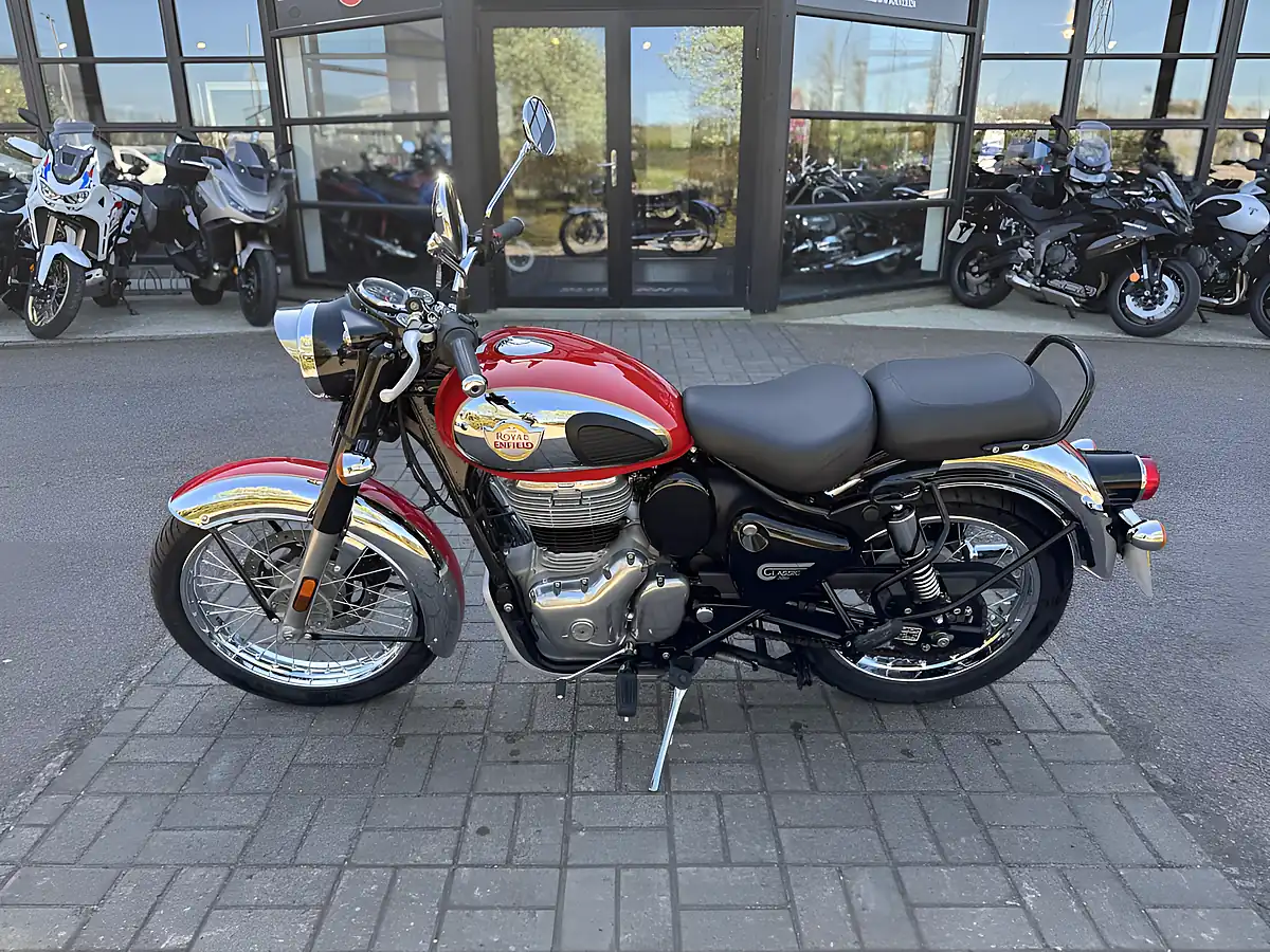 Used 2022 Royal Enfield Classic 350 Silver/Red - Interior and Exterior details 6