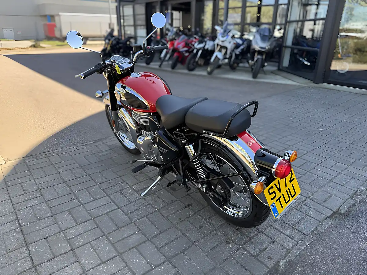 Used 2022 Royal Enfield Classic 350 Silver/Red - Interior and Exterior details 7