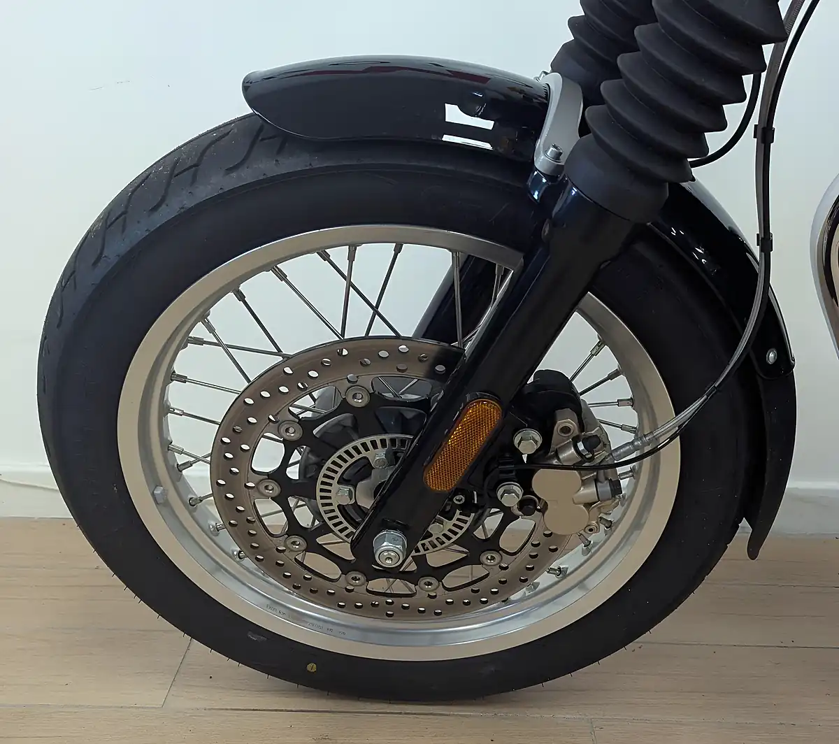 Used 2022 Royal Enfield Continental GT 650 White - Interior and Exterior details 15