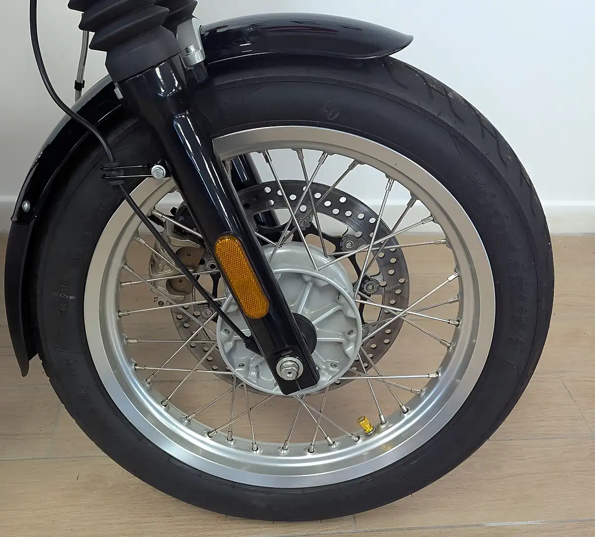 Used 2022 Royal Enfield Continental GT 650 White - Interior and Exterior details 17