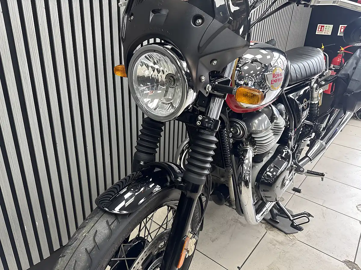 Used 2022 Royal Enfield Interceptor 650 Chrome Tank Silver/Red - Interior and Exterior details 13