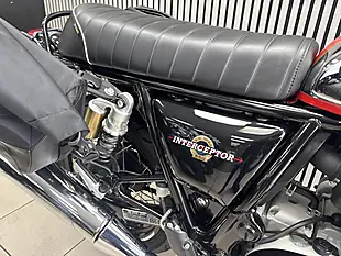 Used 2022 Royal Enfield Interceptor 650 Chrome Tank Silver/Red - Interior and Exterior details 17