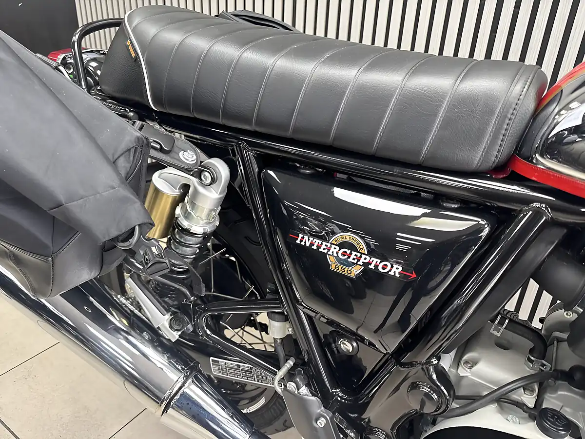 Used 2022 Royal Enfield Interceptor 650 Chrome Tank Silver/Red - Interior and Exterior details 17