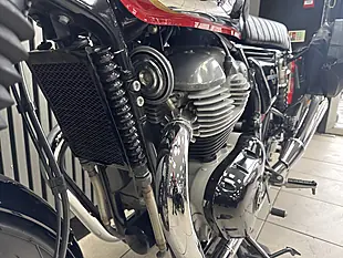 Used 2022 Royal Enfield Interceptor 650 Chrome Tank Silver/Red - Interior and Exterior details 9