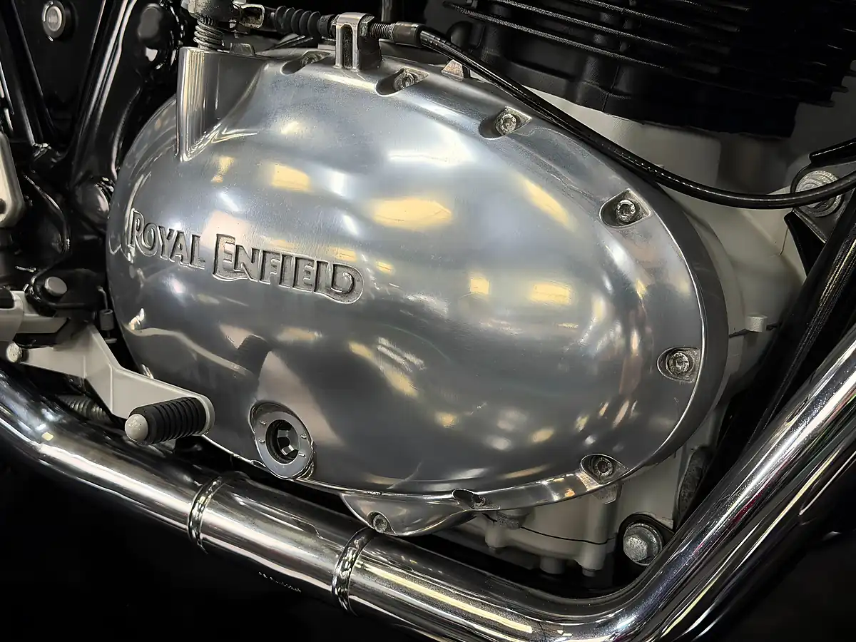 Used 2022 Royal Enfield Interceptor 650 Red - Interior and Exterior details 14