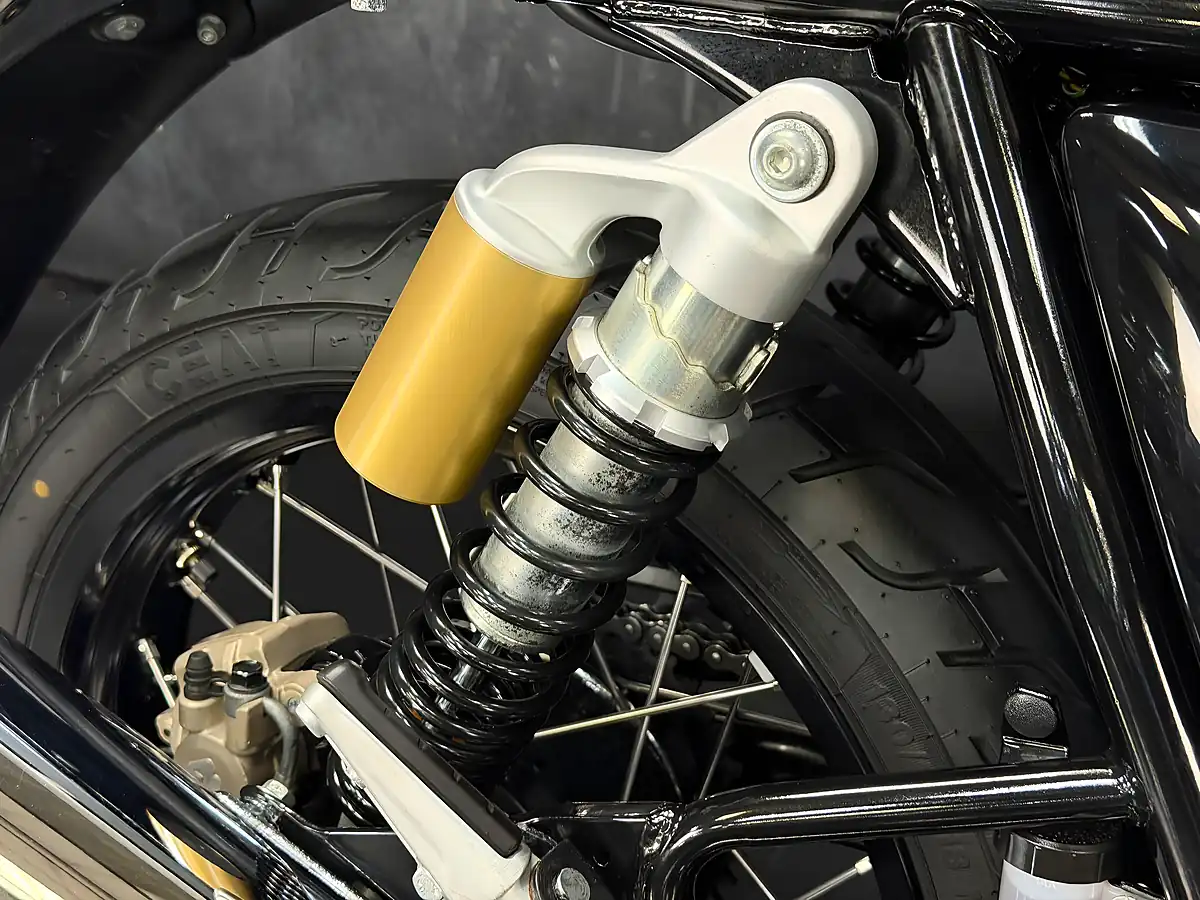 Used 2022 Royal Enfield Interceptor 650 Red - Interior and Exterior details 17