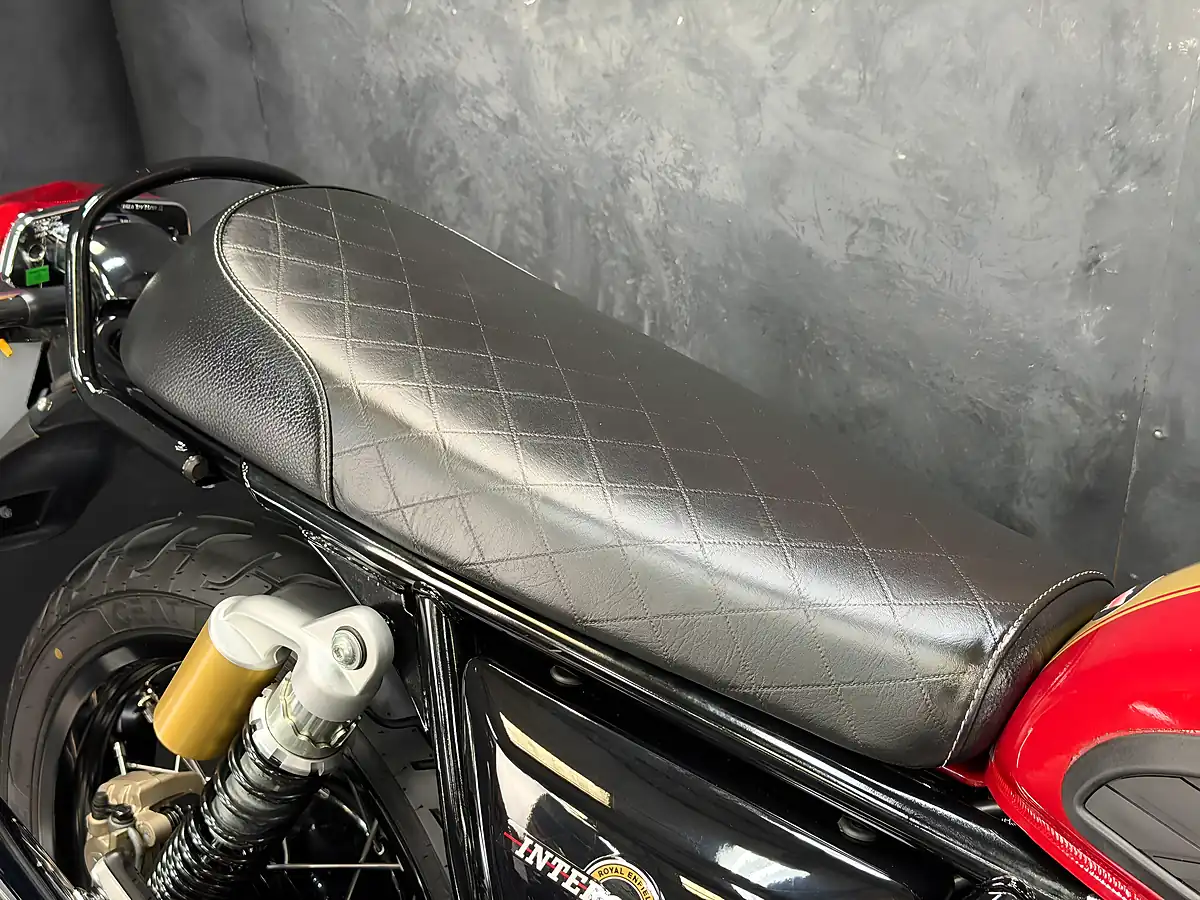 Used 2022 Royal Enfield Interceptor 650 Red - Interior and Exterior details 19