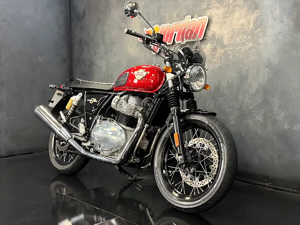 Used 2022 Royal Enfield Interceptor 650 Red - Interior and Exterior details 4