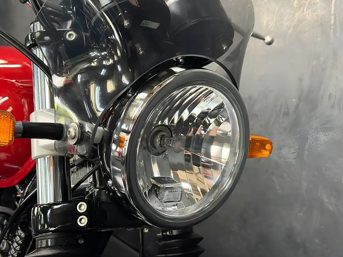 Used 2022 Royal Enfield Interceptor 650 Red - Interior and Exterior details 8