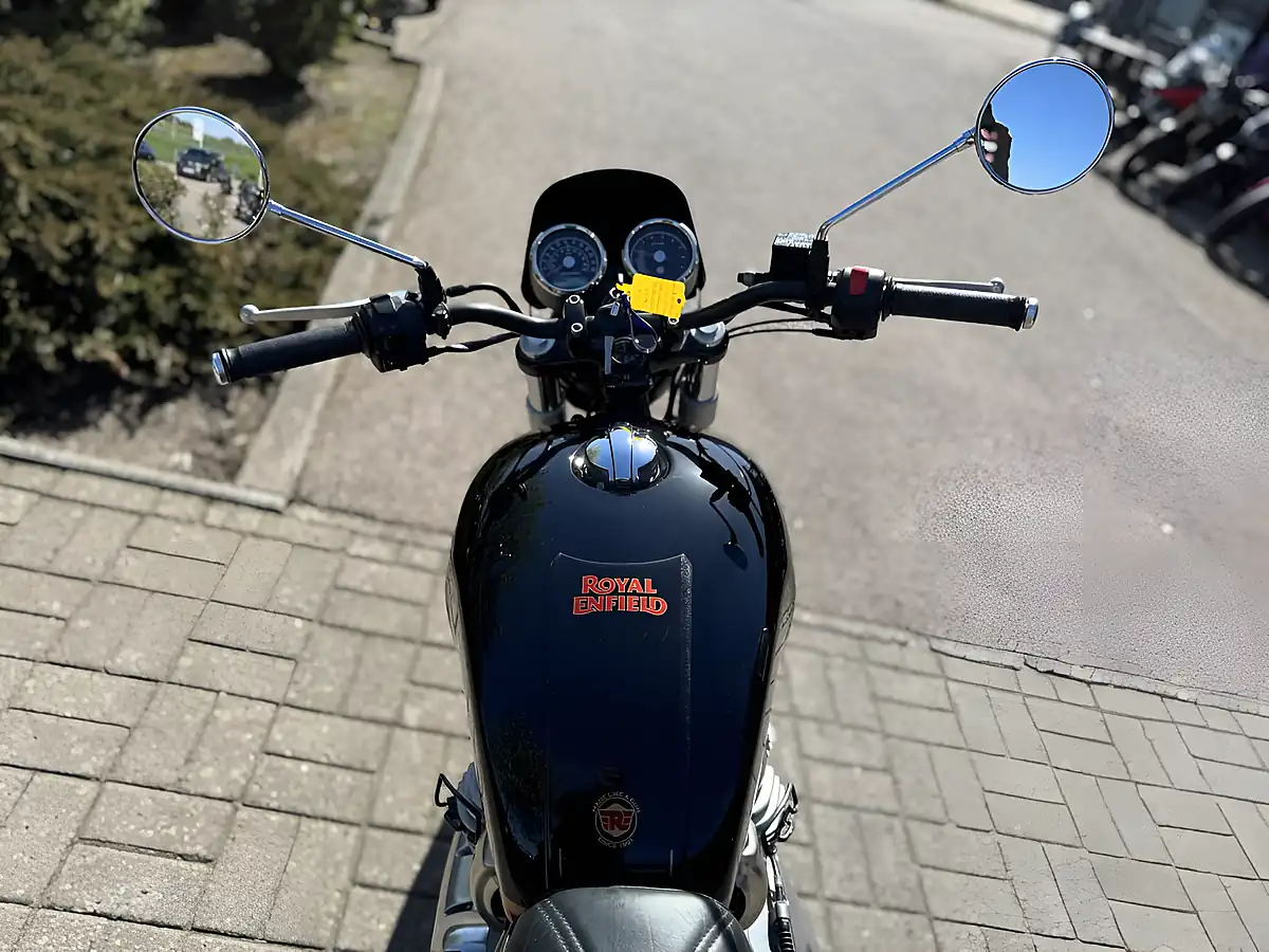 Used 2022 Royal Enfield Interceptor Int Black/Red - Interior and Exterior details 10