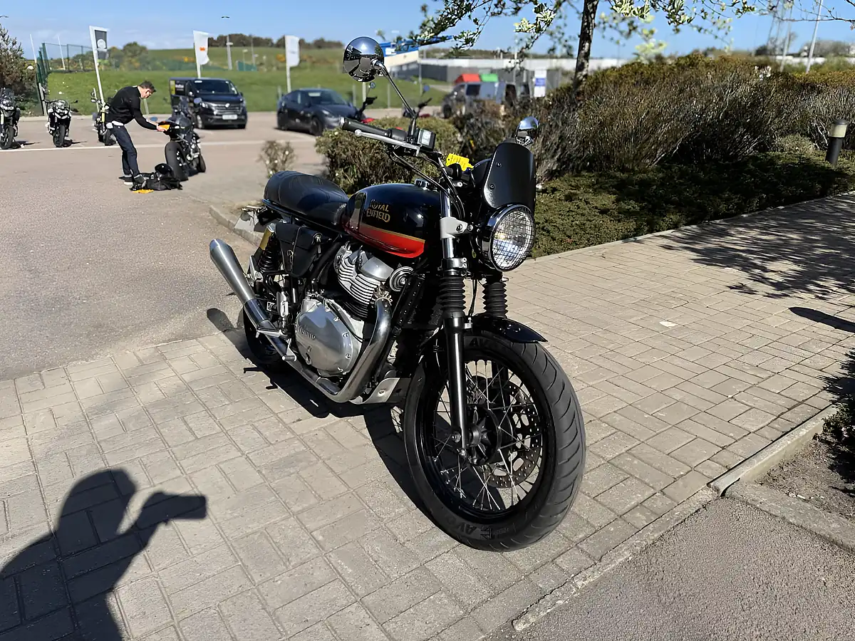 Used 2022 Royal Enfield Interceptor Int Black/Red - Interior and Exterior details 3