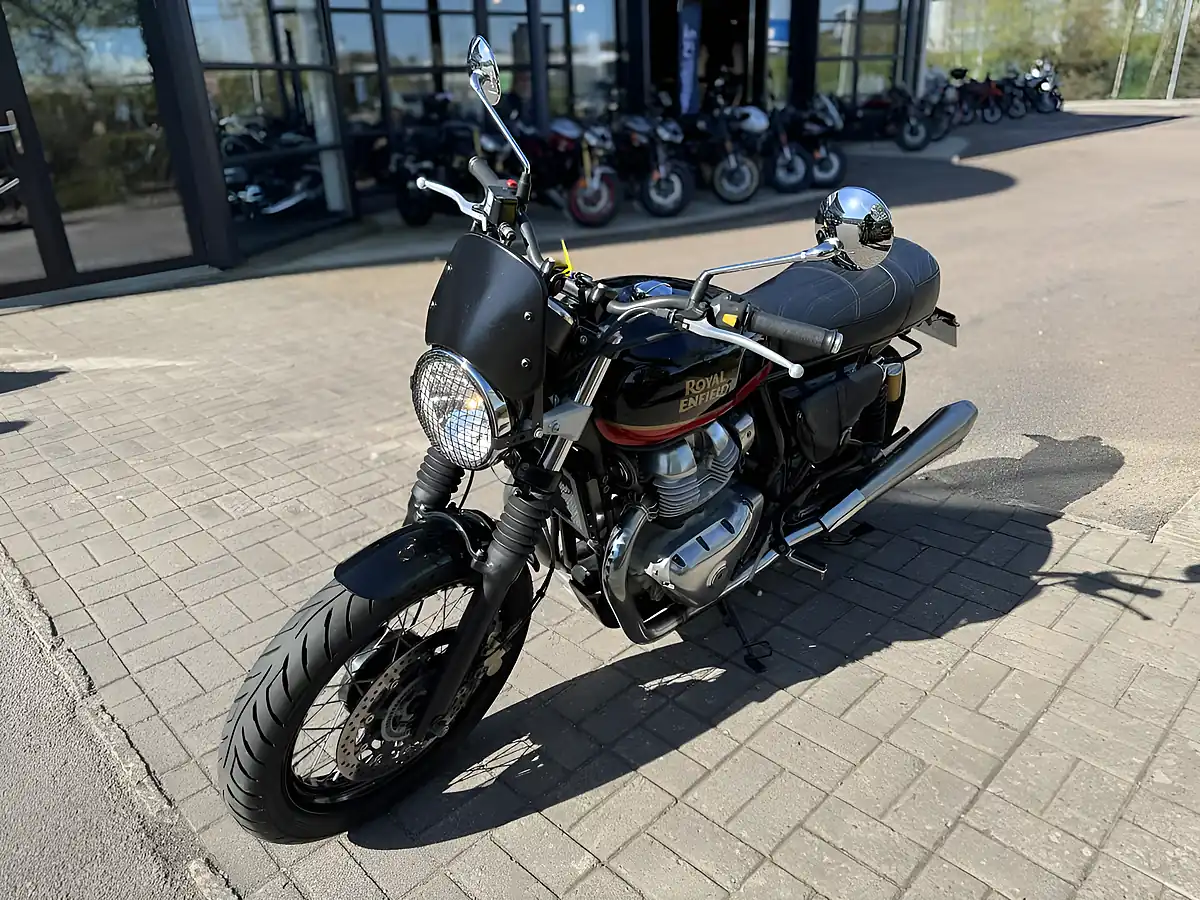Used 2022 Royal Enfield Interceptor Int Black/Red - Interior and Exterior details 5