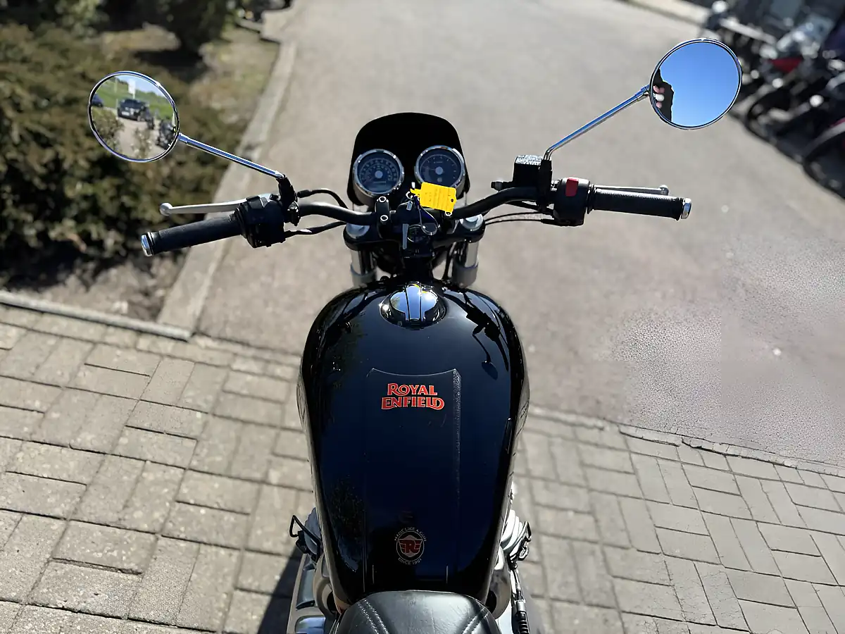 Used 2022 Royal Enfield Interceptor Int Black/Red - Interior and Exterior details 10