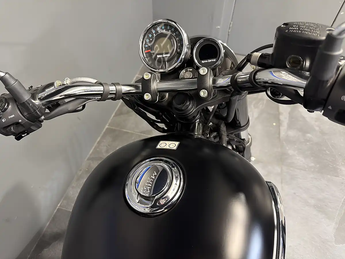Used 2022 Royal Enfield Meteor 350 Black - Interior and Exterior details 8