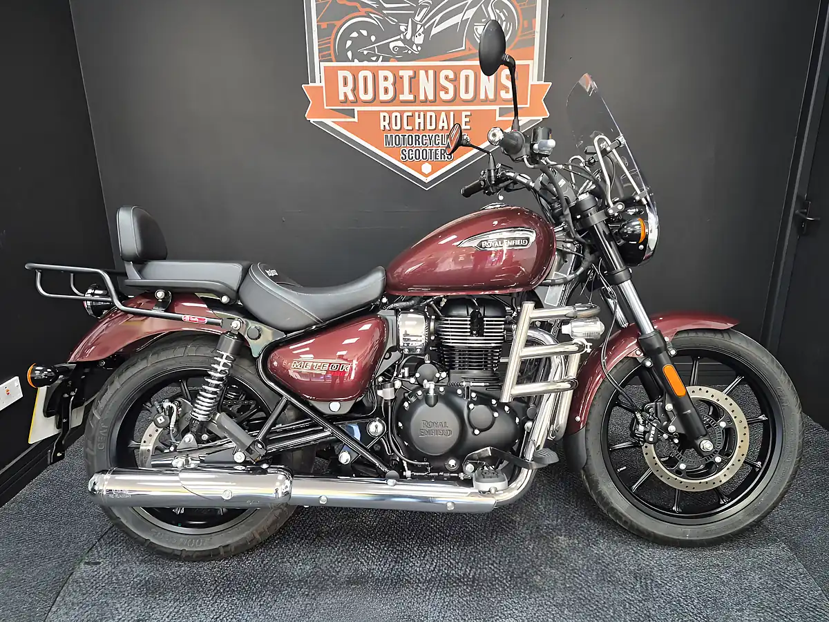 Used 2022 Royal Enfield Meteor 350 Red - Interior and Exterior details 3