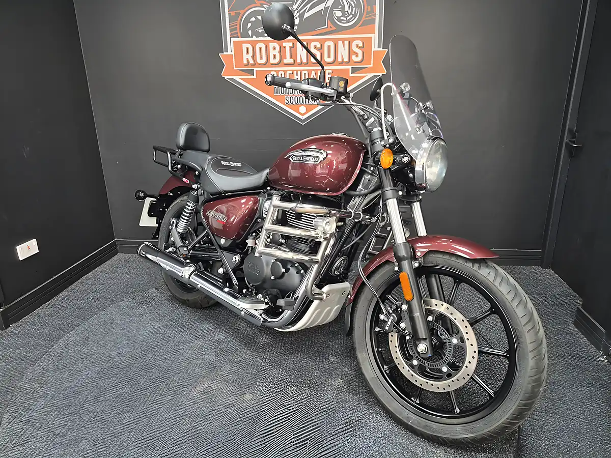 Used 2022 Royal Enfield Meteor 350 Red - Interior and Exterior details 4