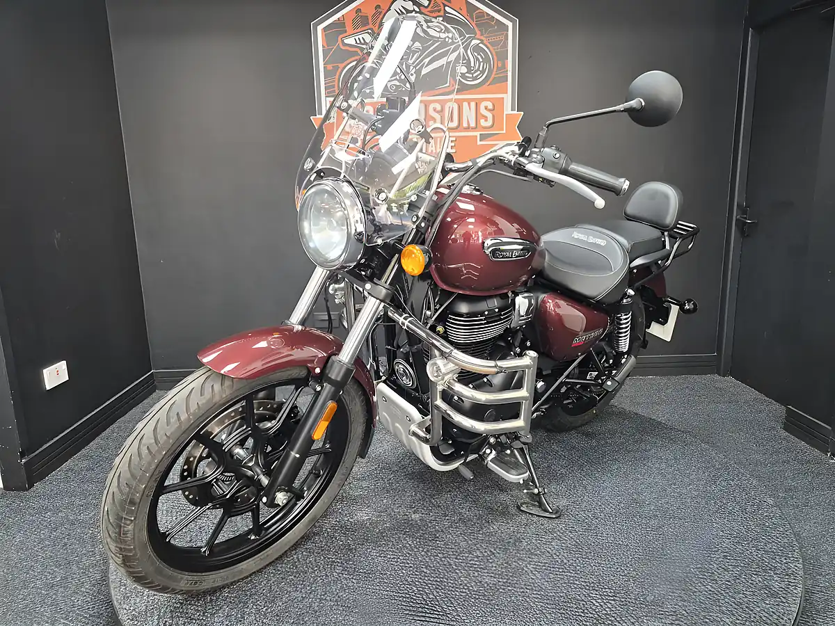 Used 2022 Royal Enfield Meteor 350 Red - Interior and Exterior details 6