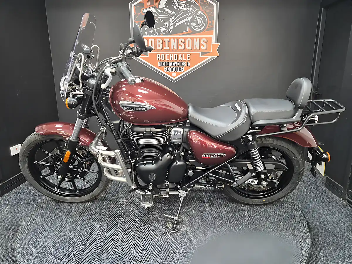 Used 2022 Royal Enfield Meteor 350 Red - Interior and Exterior details 7